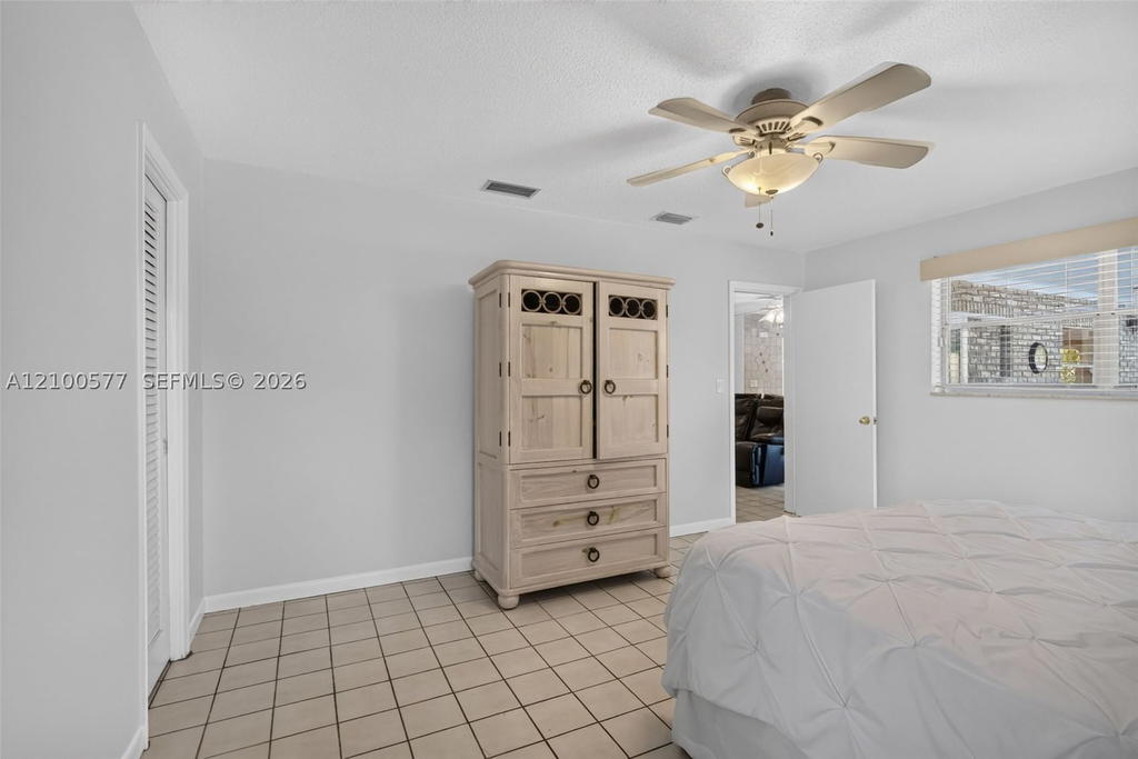 Real estate property located at 5921 15th St, Broward, Plantation Isles Sec Four, Plantation, FL