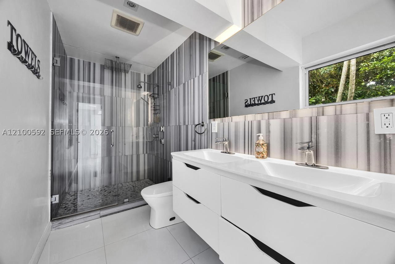 Real estate property located at 1101 Coral Way, Miami-dade, Coral Gables Sec C, Coral Gables, FL