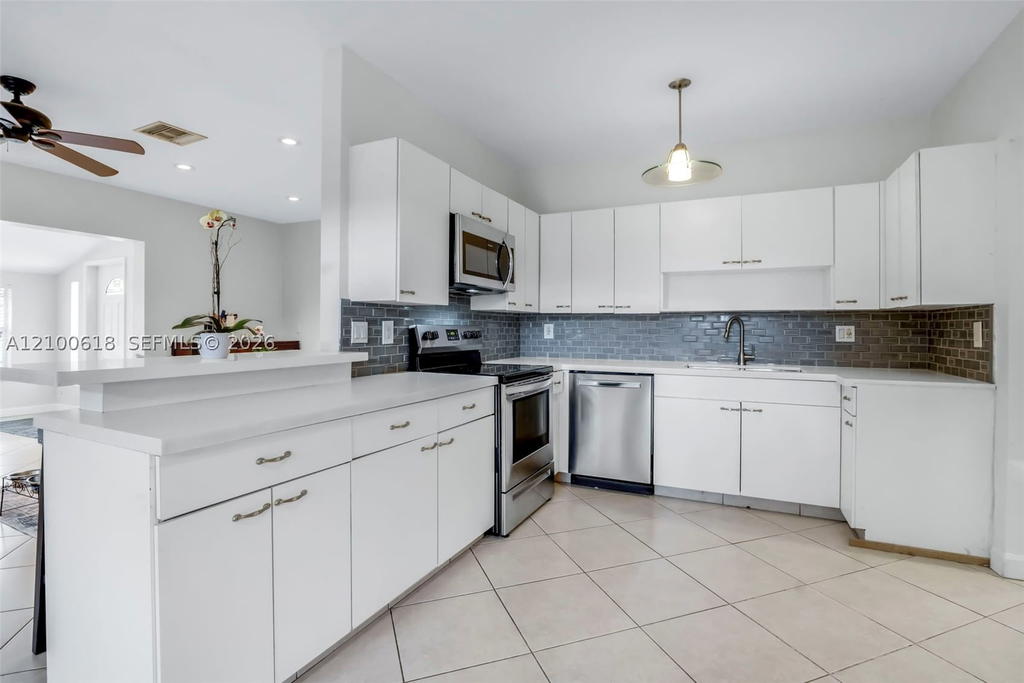 Real estate property located at 3225 Arthur Ter, Broward, Park Road Manor, Hollywood, FL