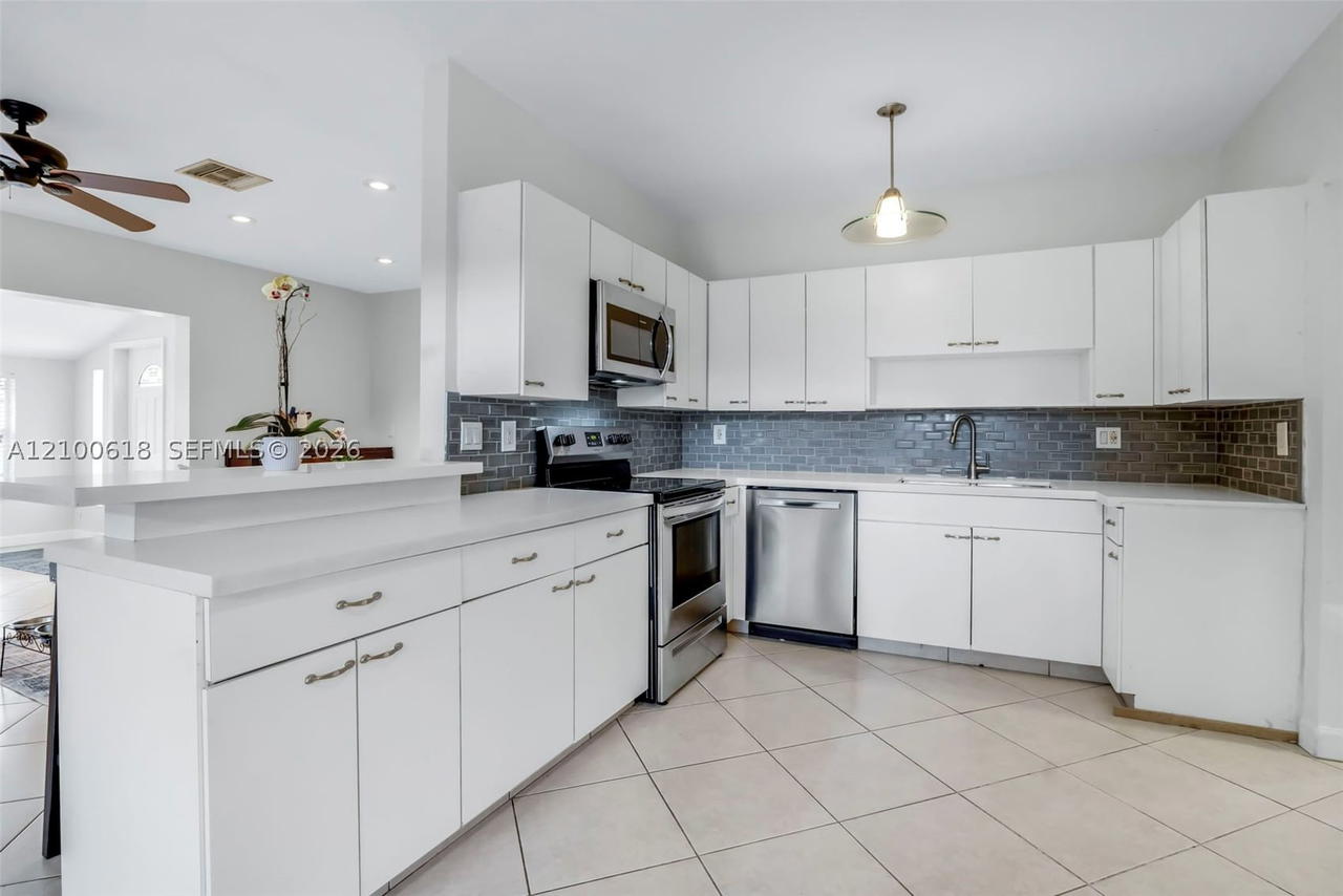 Real estate property located at 3225 Arthur Ter, Broward, Park Road Manor, Hollywood, FL
