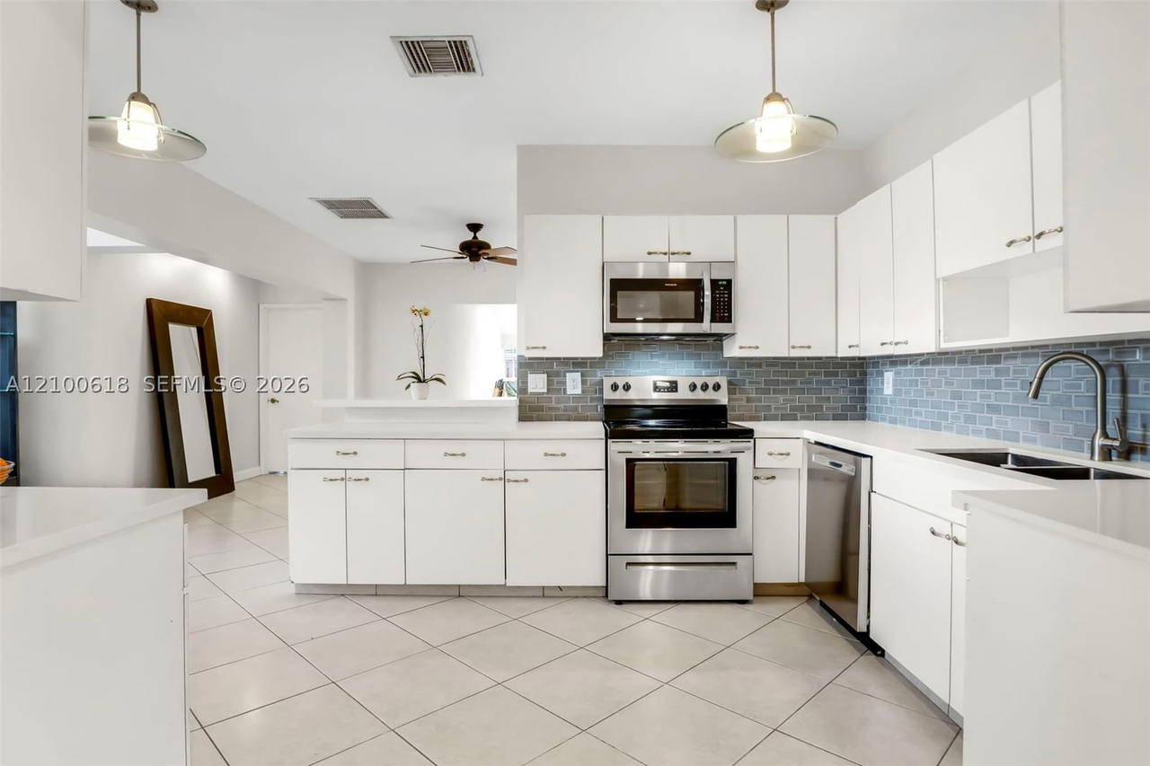 Real estate property located at 3225 Arthur Ter, Broward, Park Road Manor, Hollywood, FL