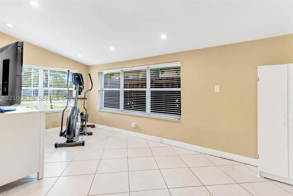 Real estate property located at 3225 Arthur Ter, Broward, Park Road Manor, Hollywood, FL