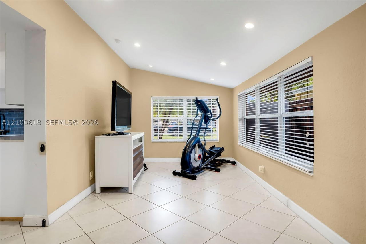 Real estate property located at 3225 Arthur Ter, Broward, Park Road Manor, Hollywood, FL