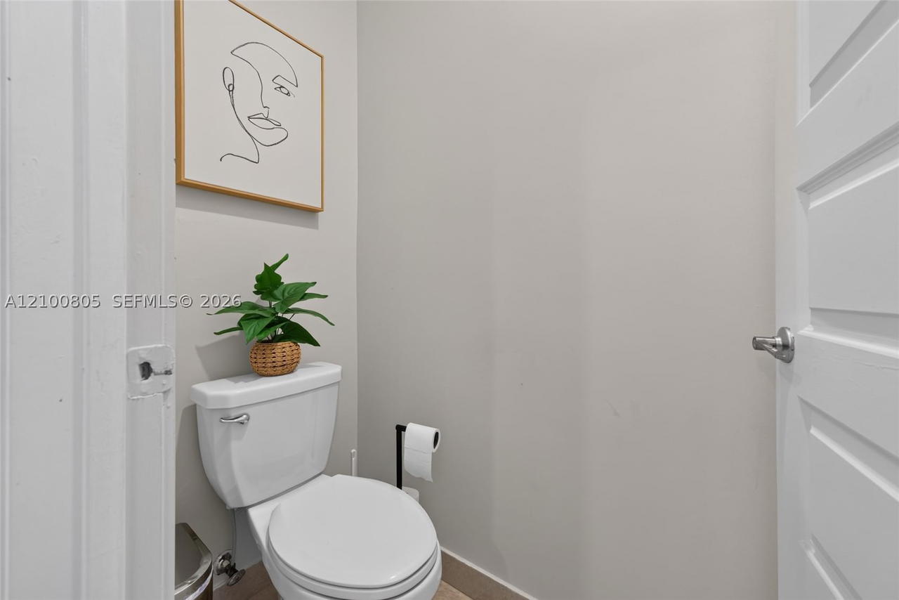 Real estate property located at 8373 49th St, Miami-dade, Downtown Doral South Phas, Doral, FL
