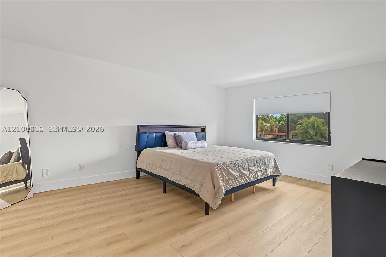 Real estate property located at 2607 40th Ave, Broward, Villas Of Sheridan Condo, Hollywood, FL
