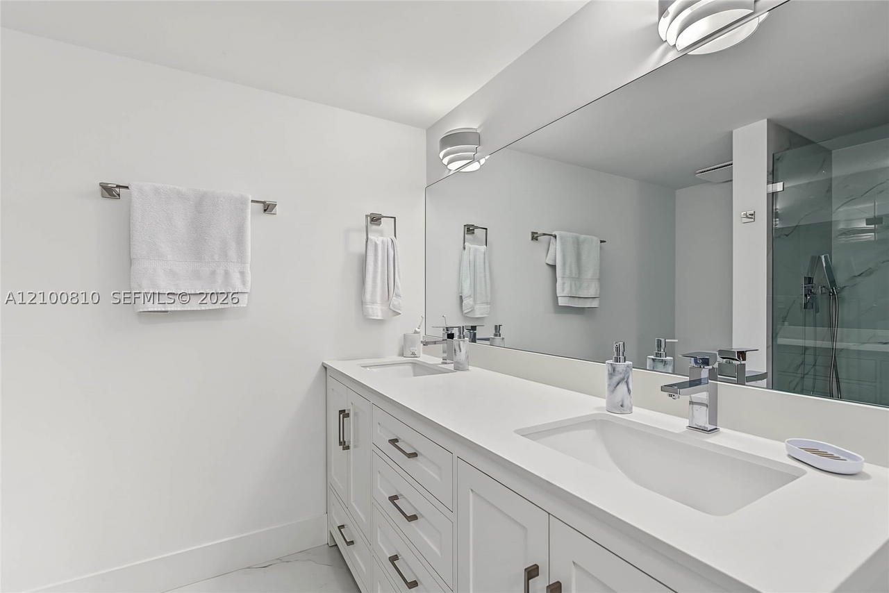 Real estate property located at 2607 40th Ave, Broward, Villas Of Sheridan Condo, Hollywood, FL
