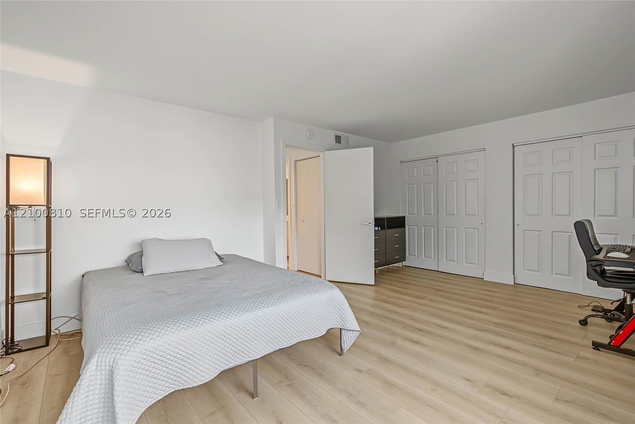 Real estate property located at 2607 40th Ave, Broward, Villas Of Sheridan Condo, Hollywood, FL