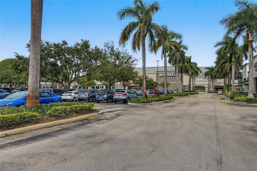 Real estate property located at 2607 40th Ave, Broward, Villas Of Sheridan Condo, Hollywood, FL
