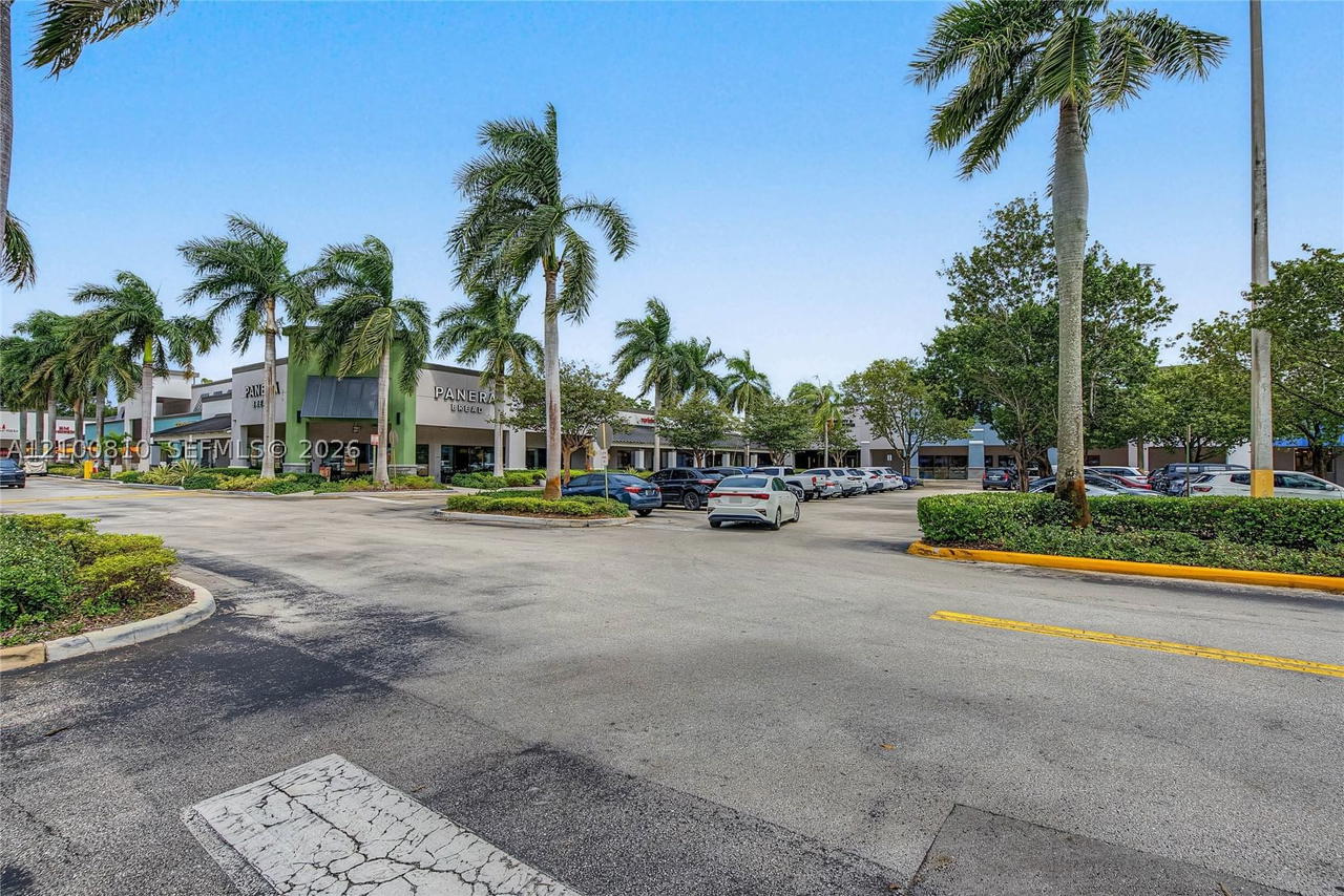 Real estate property located at 2607 40th Ave, Broward, Villas Of Sheridan Condo, Hollywood, FL