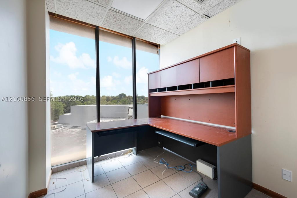 Real estate property located at 420 Dixie Hwy #4J, Miami-dade, Coral Gables, FL