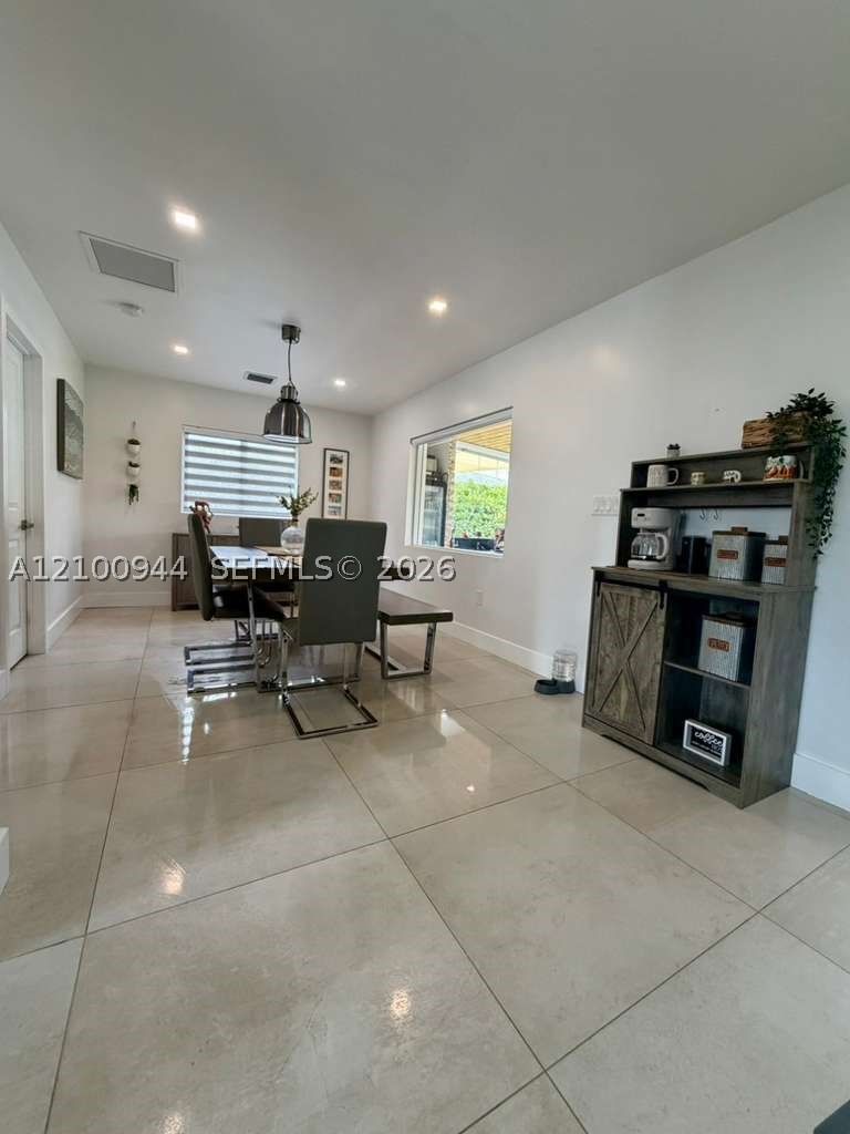 Real estate property located at 9975 27th Ter, Miami-dade, Vanderbilt Park Amd Pl, Doral, FL
