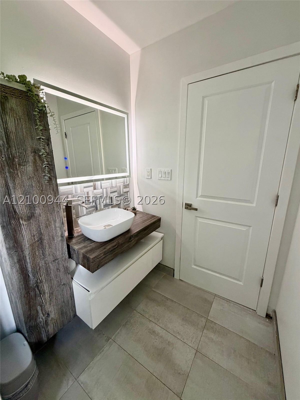 Real estate property located at 9975 27th Ter, Miami-dade, Vanderbilt Park Amd Pl, Doral, FL