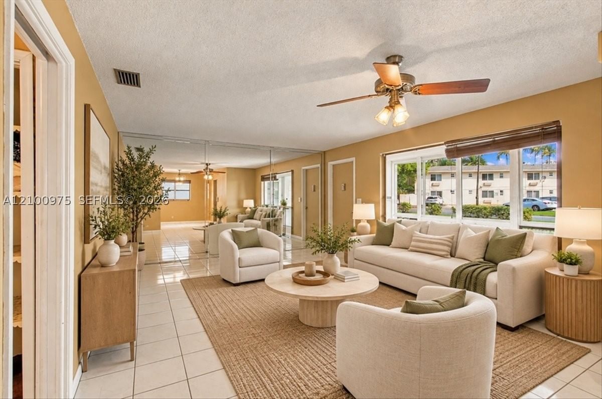 Real estate property located at 500 Luna Ct #3, Broward, Eastbrook Condominium Apt, Hollywood, FL