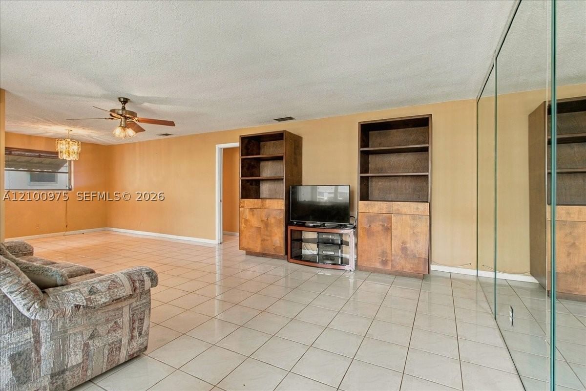 Real estate property located at 500 Luna Ct #3, Broward, Eastbrook Condominium Apt, Hollywood, FL