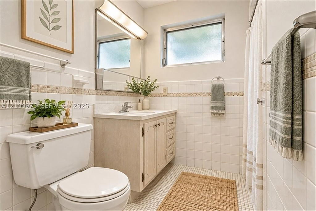 Real estate property located at 500 Luna Ct #3, Broward, Eastbrook Condominium Apt, Hollywood, FL