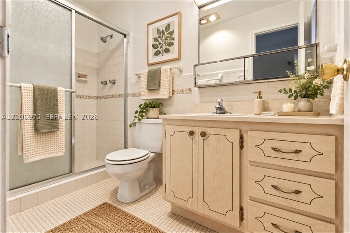 Real estate property located at 500 Luna Ct #3, Broward, Eastbrook Condominium Apt, Hollywood, FL