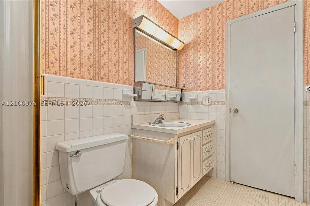 Real estate property located at 500 Luna Ct #3, Broward, Eastbrook Condominium Apt, Hollywood, FL