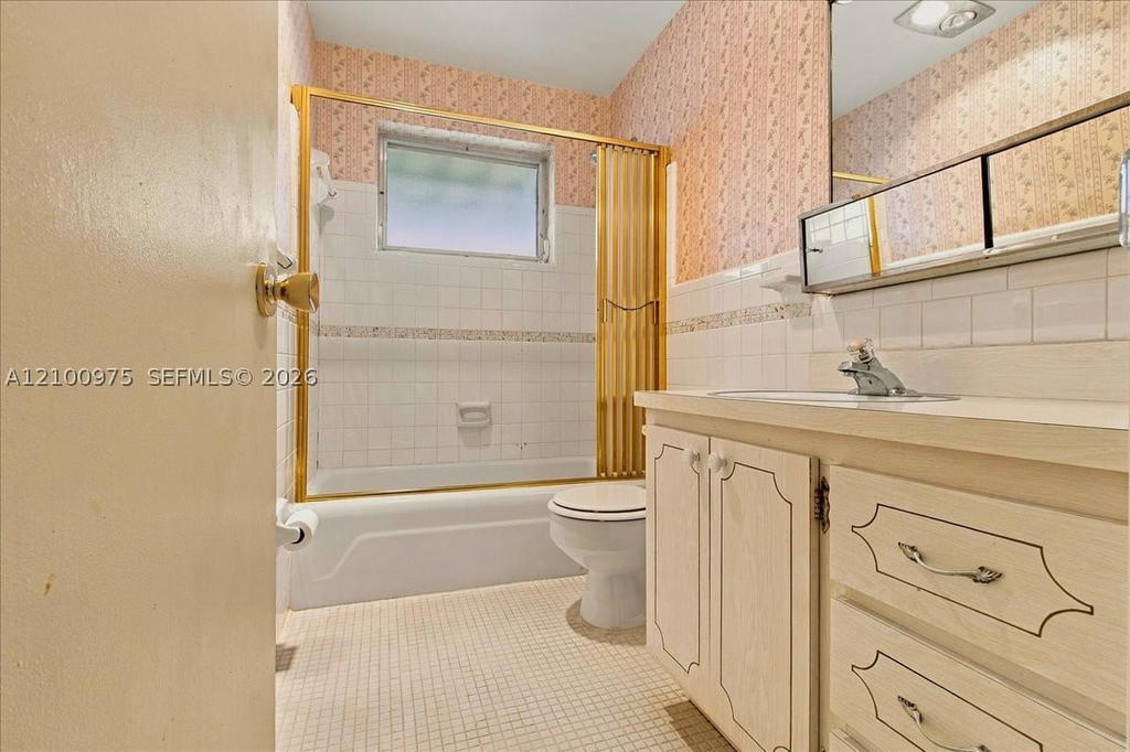 Real estate property located at 500 Luna Ct #3, Broward, Eastbrook Condominium Apt, Hollywood, FL