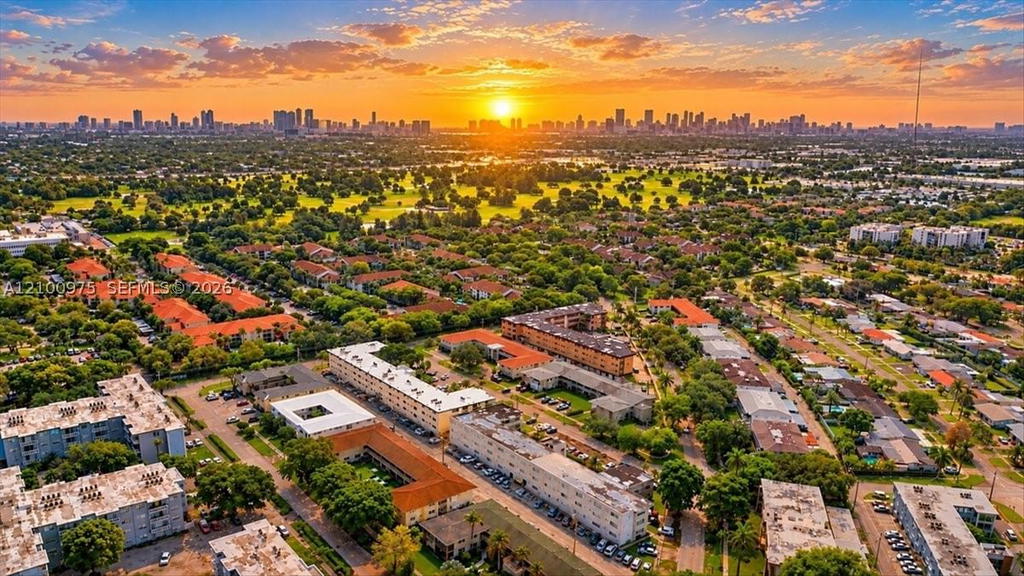 Real estate property located at 500 Luna Ct #3, Broward, Eastbrook Condominium Apt, Hollywood, FL