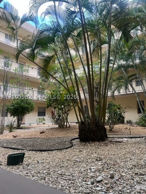 Real estate property located at 2871 Somerset Dr #218, Broward, Somerset No Eight Condo, Lauderdale Lakes, FL