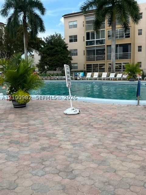 Real estate property located at 2871 Somerset Dr #218, Broward, Somerset No Eight Condo, Lauderdale Lakes, FL