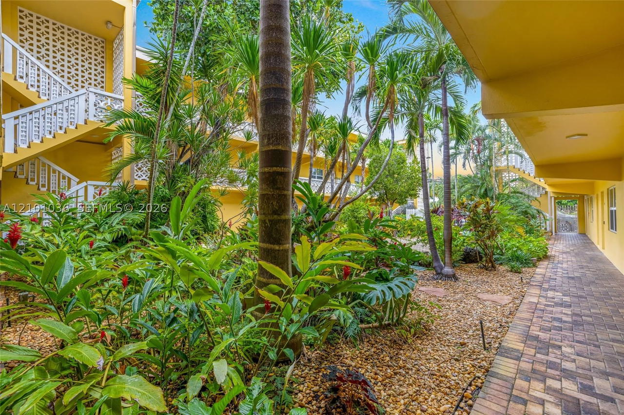 Real estate property located at 815 Middle River Dr #311, Broward, Middle River Villas Condo, Fort Lauderdale, FL