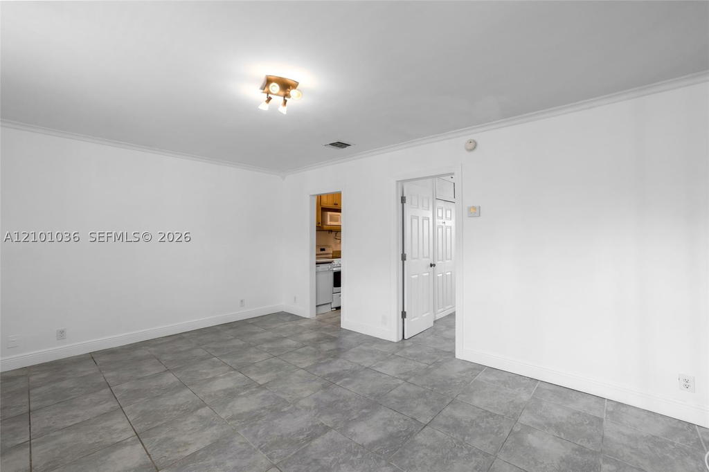 Real estate property located at 815 Middle River Dr #311, Broward, Middle River Villas Condo, Fort Lauderdale, FL