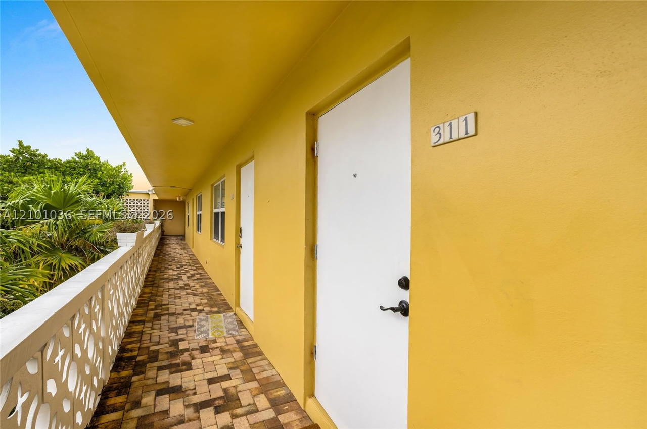 Real estate property located at 815 Middle River Dr #311, Broward, Middle River Villas Condo, Fort Lauderdale, FL