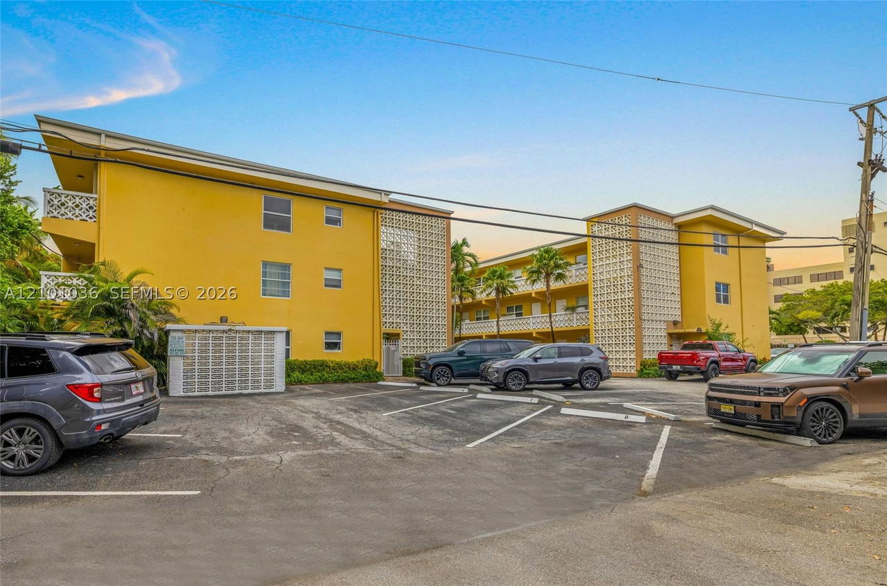 Real estate property located at 815 Middle River Dr #311, Broward, Middle River Villas Condo, Fort Lauderdale, FL