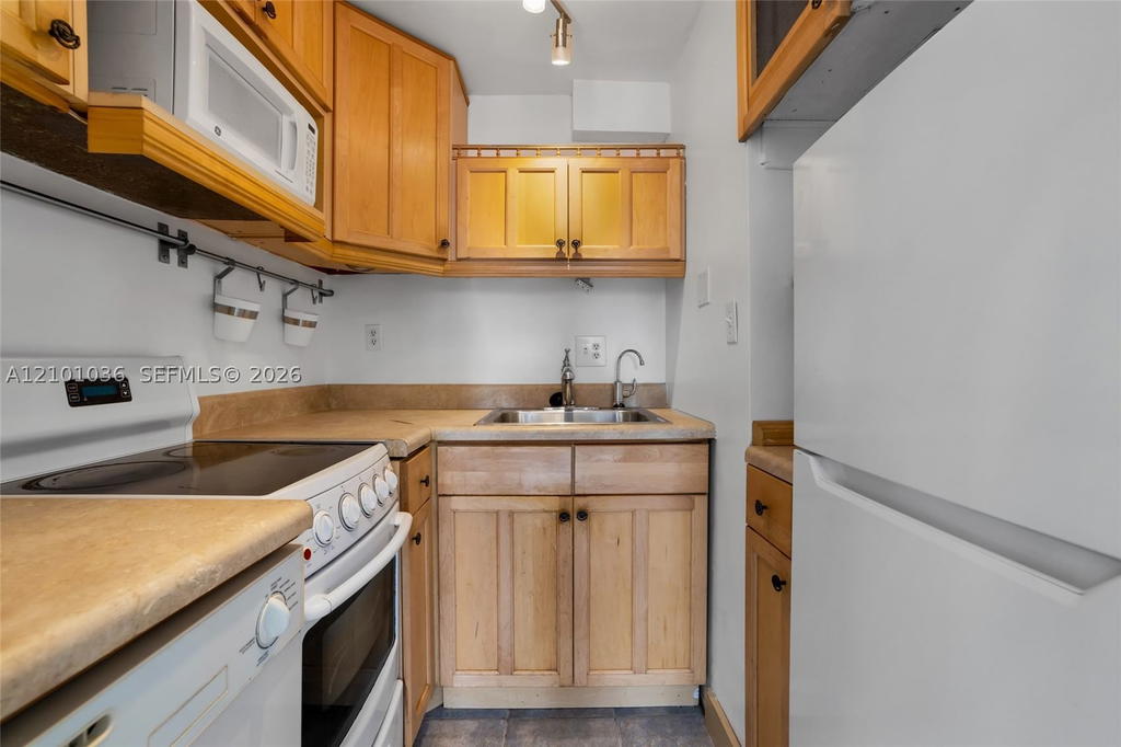 Real estate property located at 815 Middle River Dr #311, Broward, Middle River Villas Condo, Fort Lauderdale, FL