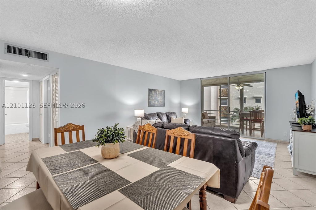 Real estate property located at 315 11th Ter #203, Broward, Meadowbrook Lakes Condo, Dania Beach, FL
