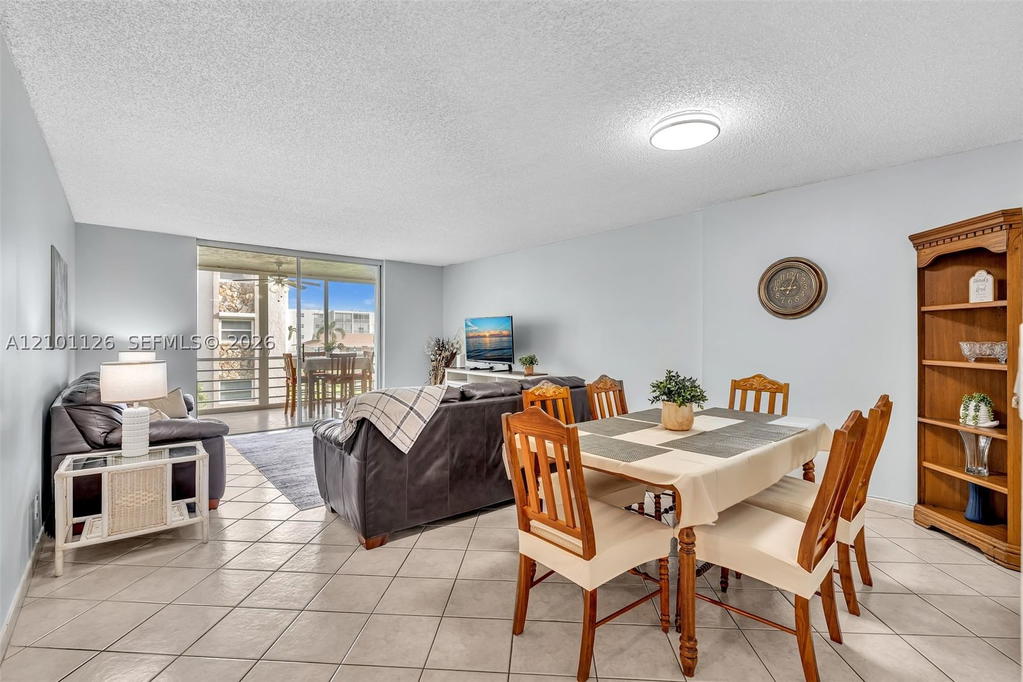 Real estate property located at 315 11th Ter #203, Broward, Meadowbrook Lakes Condo, Dania Beach, FL