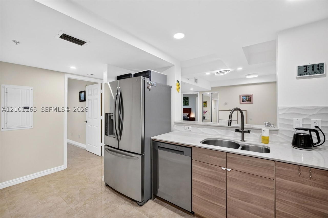Real estate property located at 529 Sheridan St #3041, Broward, Sheridan Beach Club Condo, Dania Beach, FL