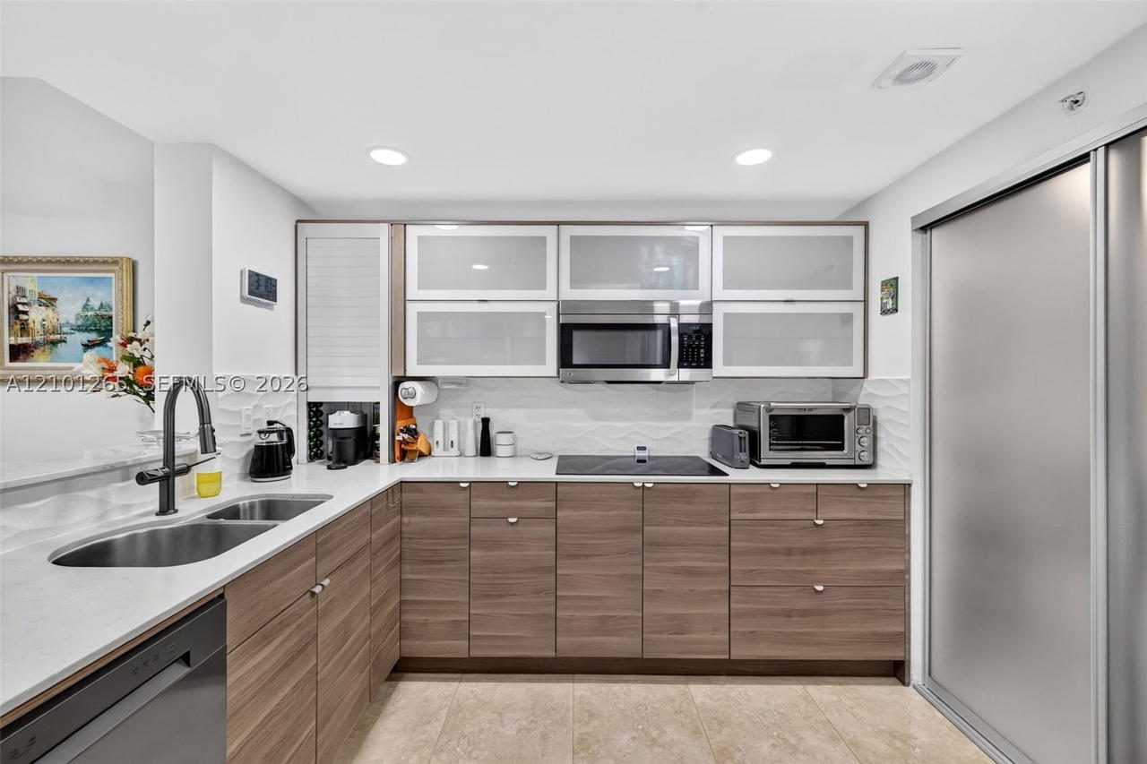 Real estate property located at 529 Sheridan St #3041, Broward, Sheridan Beach Club Condo, Dania Beach, FL