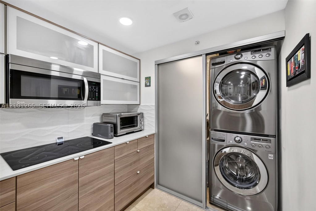 Real estate property located at 529 Sheridan St #3041, Broward, Sheridan Beach Club Condo, Dania Beach, FL