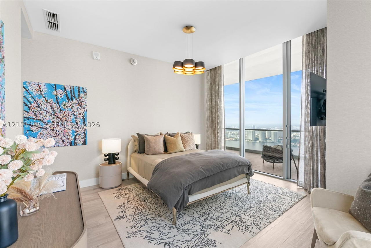 Real estate property located at 18501 Collins Ave #5101, Miami-dade, Turnberry Ocean Club Condo, Sunny Isles Beach, FL