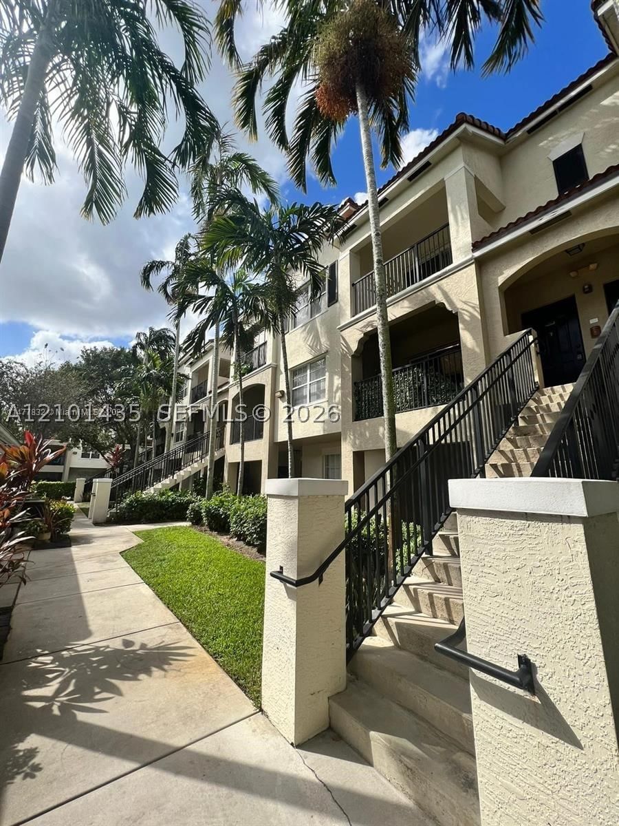 Real estate property located at 5940 Sample Rd #304, Broward, El-ad Poinciana Condo, Coral Springs, FL