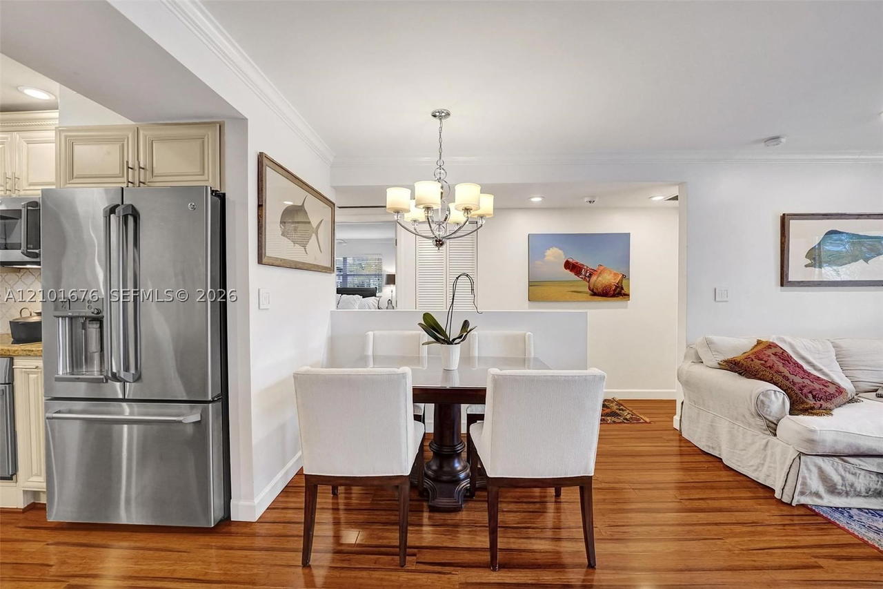 Real estate property located at 1212 2nd Ct #301, Broward, Las Olas Manor 2 Condo, Fort Lauderdale, FL
