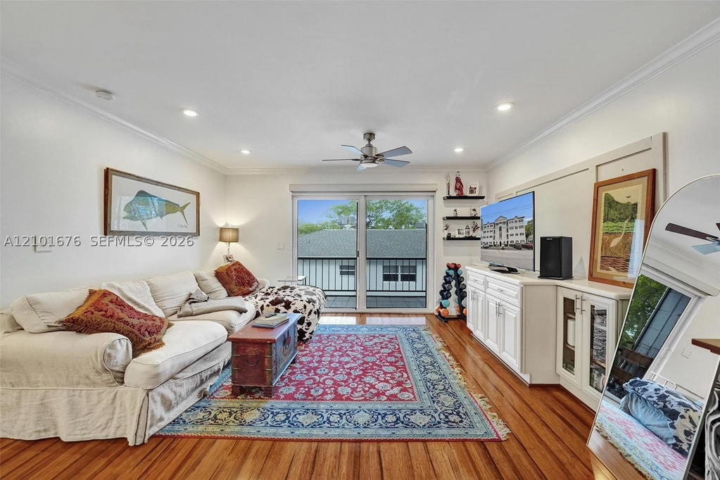 Real estate property located at 1212 2nd Ct #301, Broward, Las Olas Manor 2 Condo, Fort Lauderdale, FL