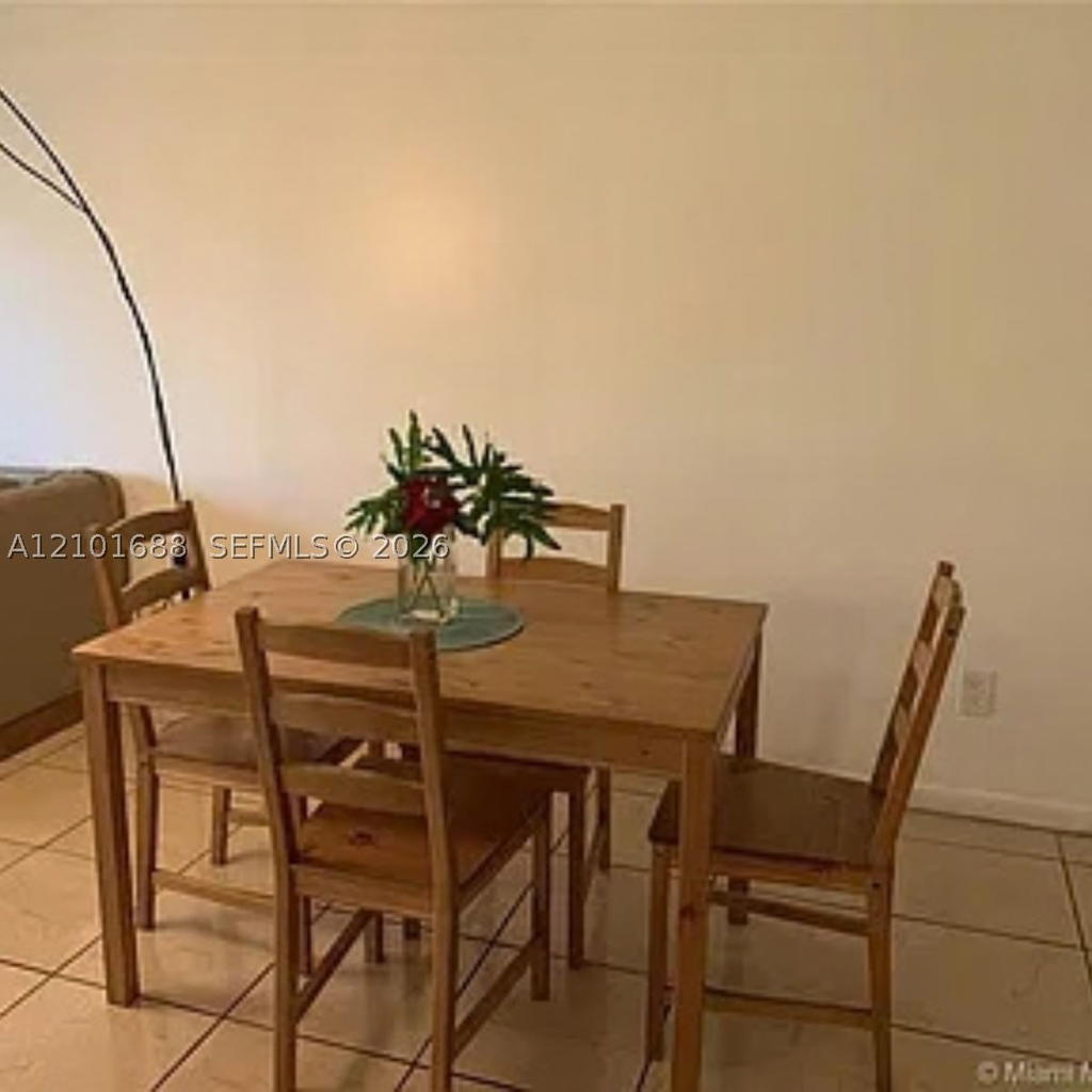 Real estate property located at 5855 Washington St #90, Broward, Hampton Court Condo, Hollywood, FL