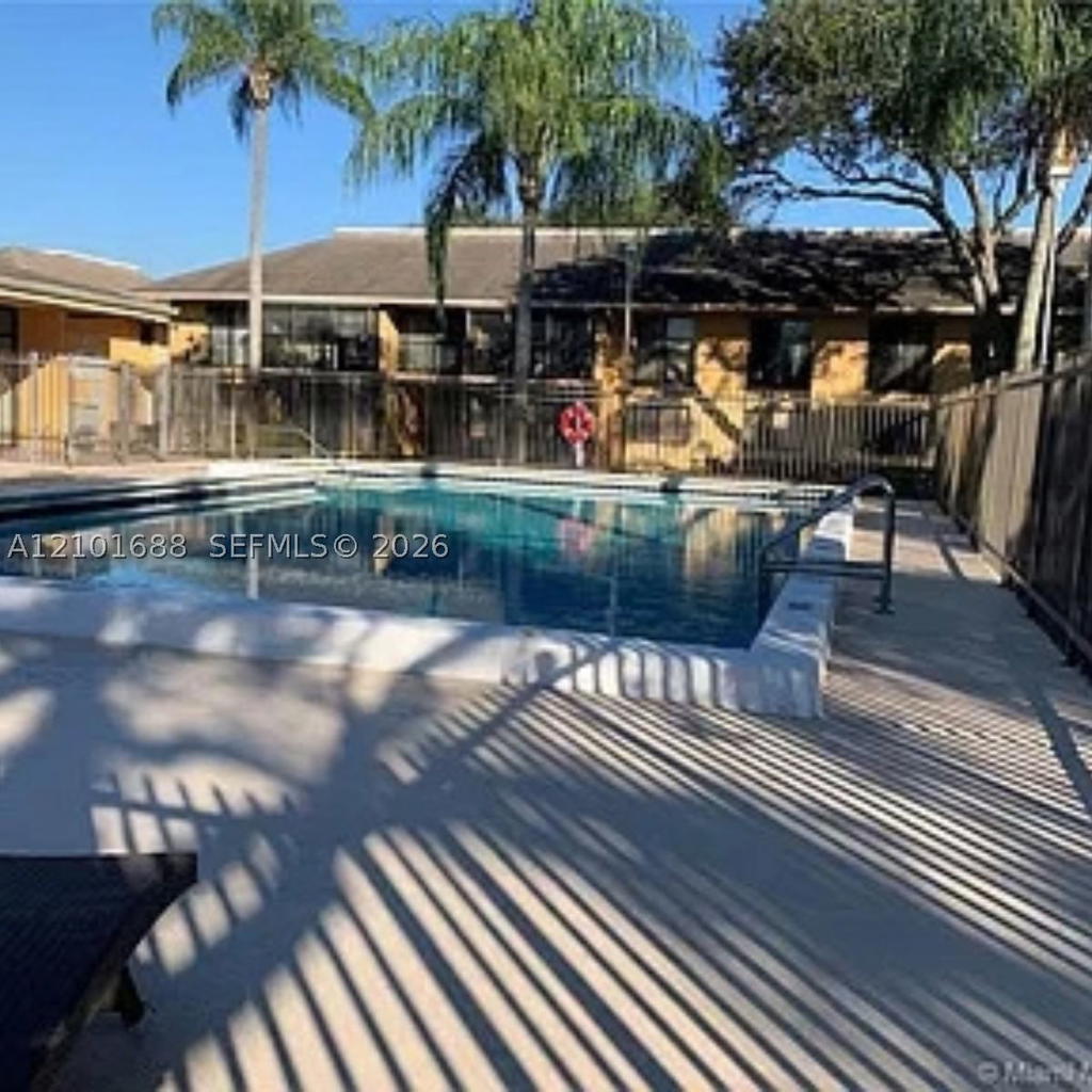 Real estate property located at 5855 Washington St #90, Broward, Hampton Court Condo, Hollywood, FL