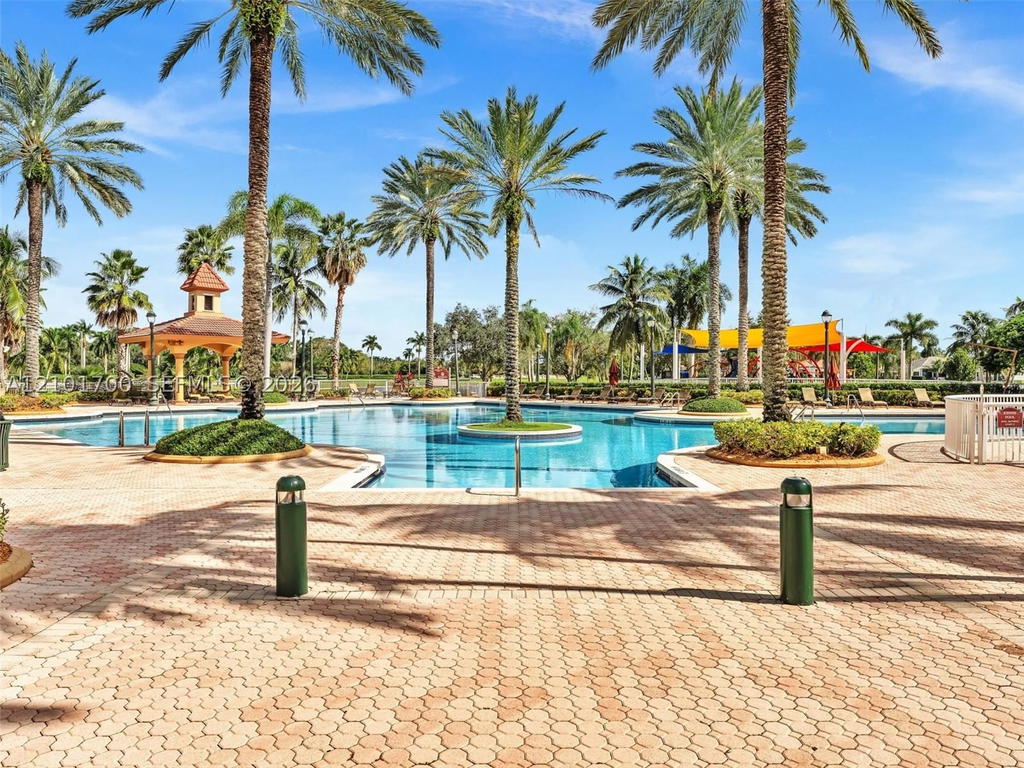 Real estate property located at 3000 194th Ter, Broward, Sunset Lakes Plat One, Miramar, FL