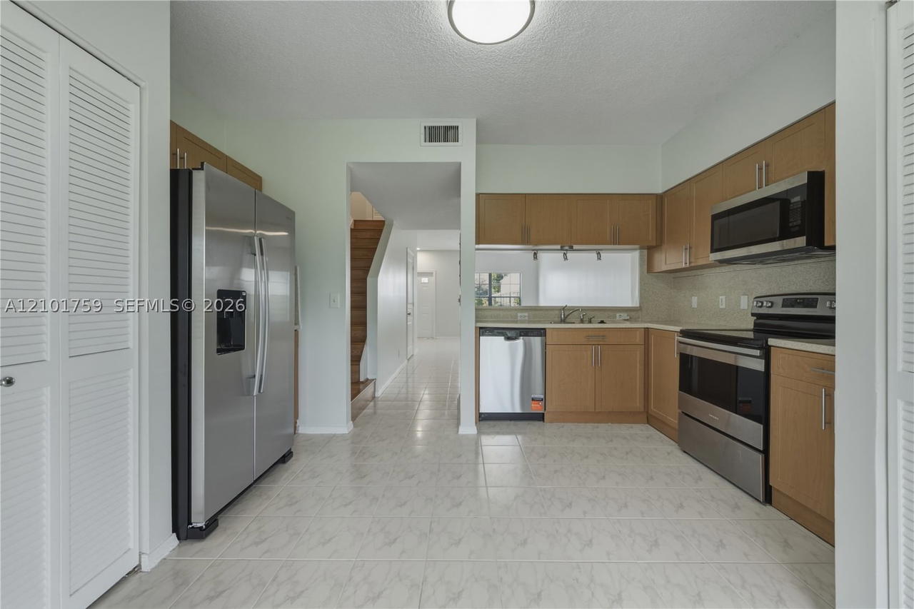 Real estate property located at 16731 Hemingway Dr, Broward, Coconuts, Weston, FL