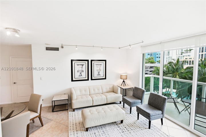 Real estate property located at 347 New River Dr E #1108, Broward, Watergarden Condo, Fort Lauderdale, FL