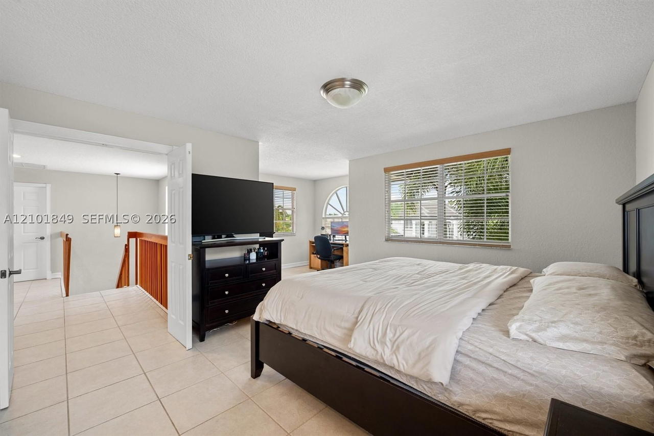 Real estate property located at 17426 7th St, Broward, Silver Lakes At Pembroke, Pembroke Pines, FL