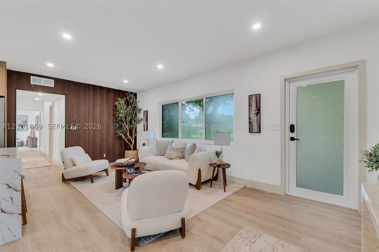 Real estate property located at 724 Garden Ct, Broward, Plantation Gardens 1st Se, Plantation, FL