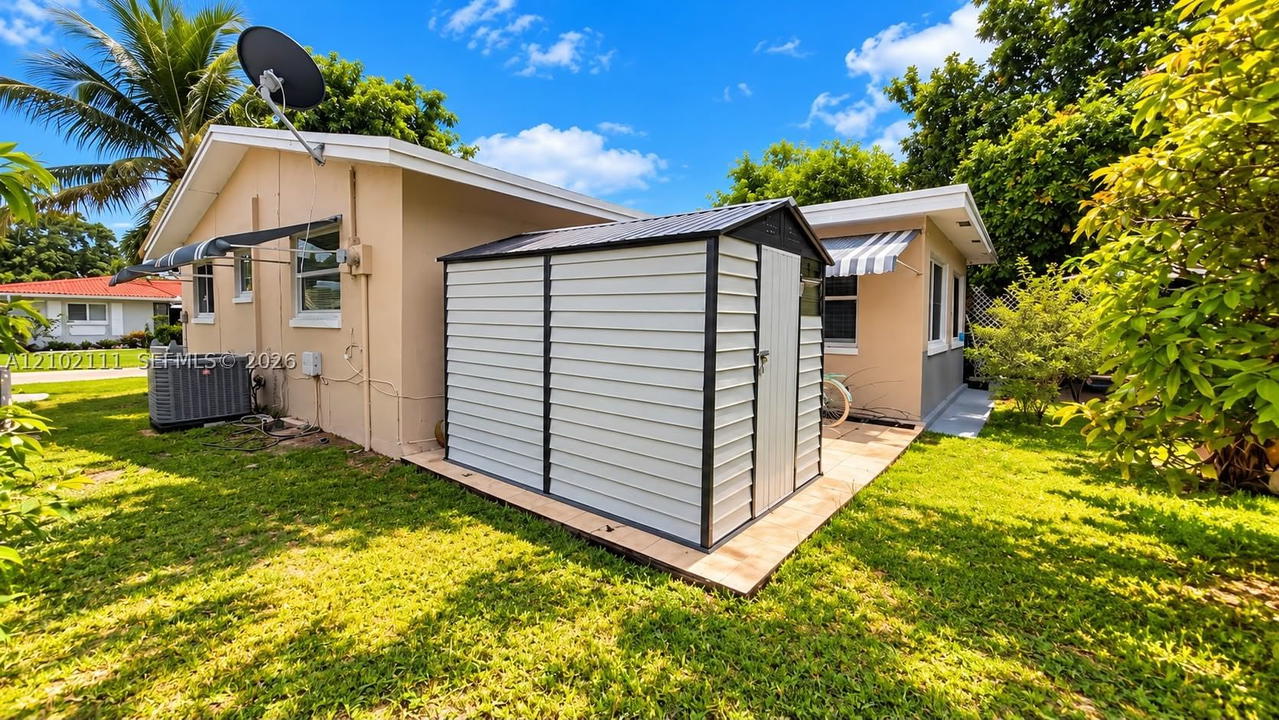 Real estate property located at 4919 52nd St, Broward, Mainlands Of Tamarac Lake, Tamarac, FL