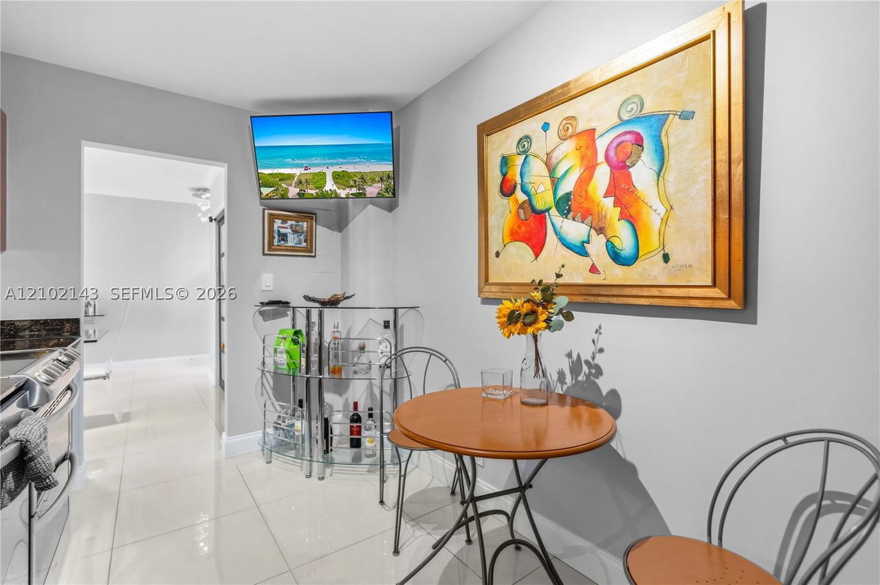 Real estate property located at 3001 Ocean Dr #1023, Broward, Residences On Hollywood B, Hollywood, FL