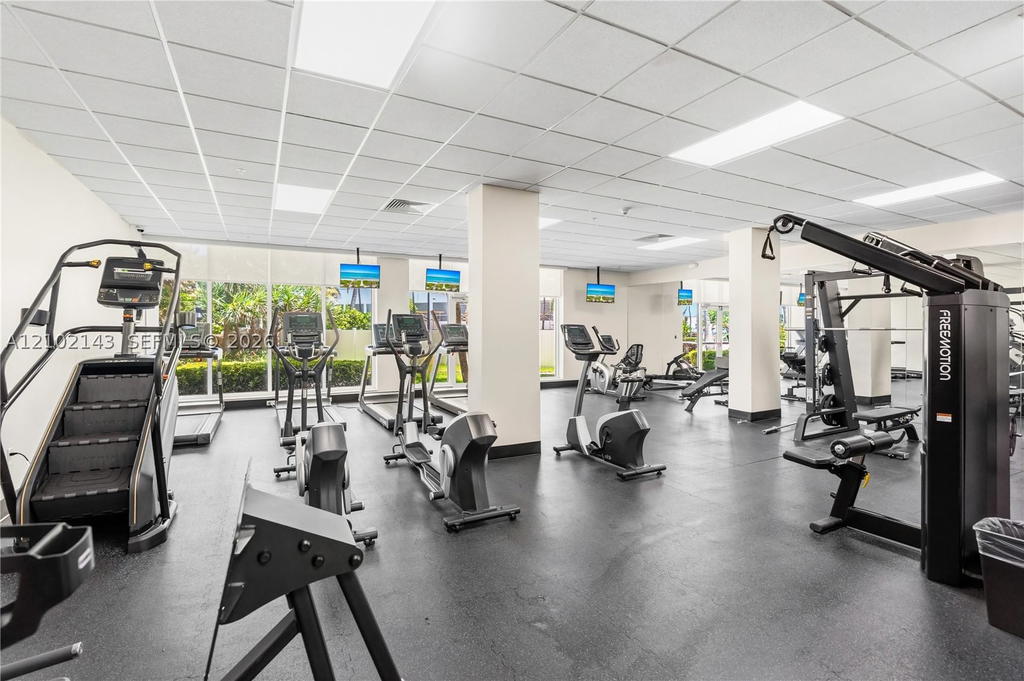Real estate property located at 3001 Ocean Dr #1023, Broward, Residences On Hollywood B, Hollywood, FL