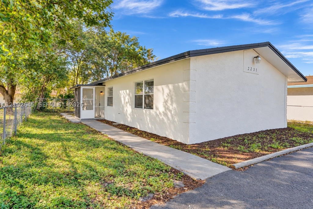 Real estate property located at 2231 55th Ave, Broward, Stonebridge Estates 1 Add, Lauderhill, FL